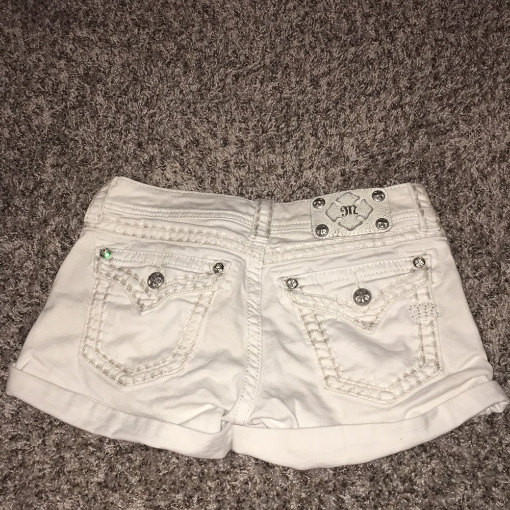 White Miss Me Jean shorts - Picture 2 of 2